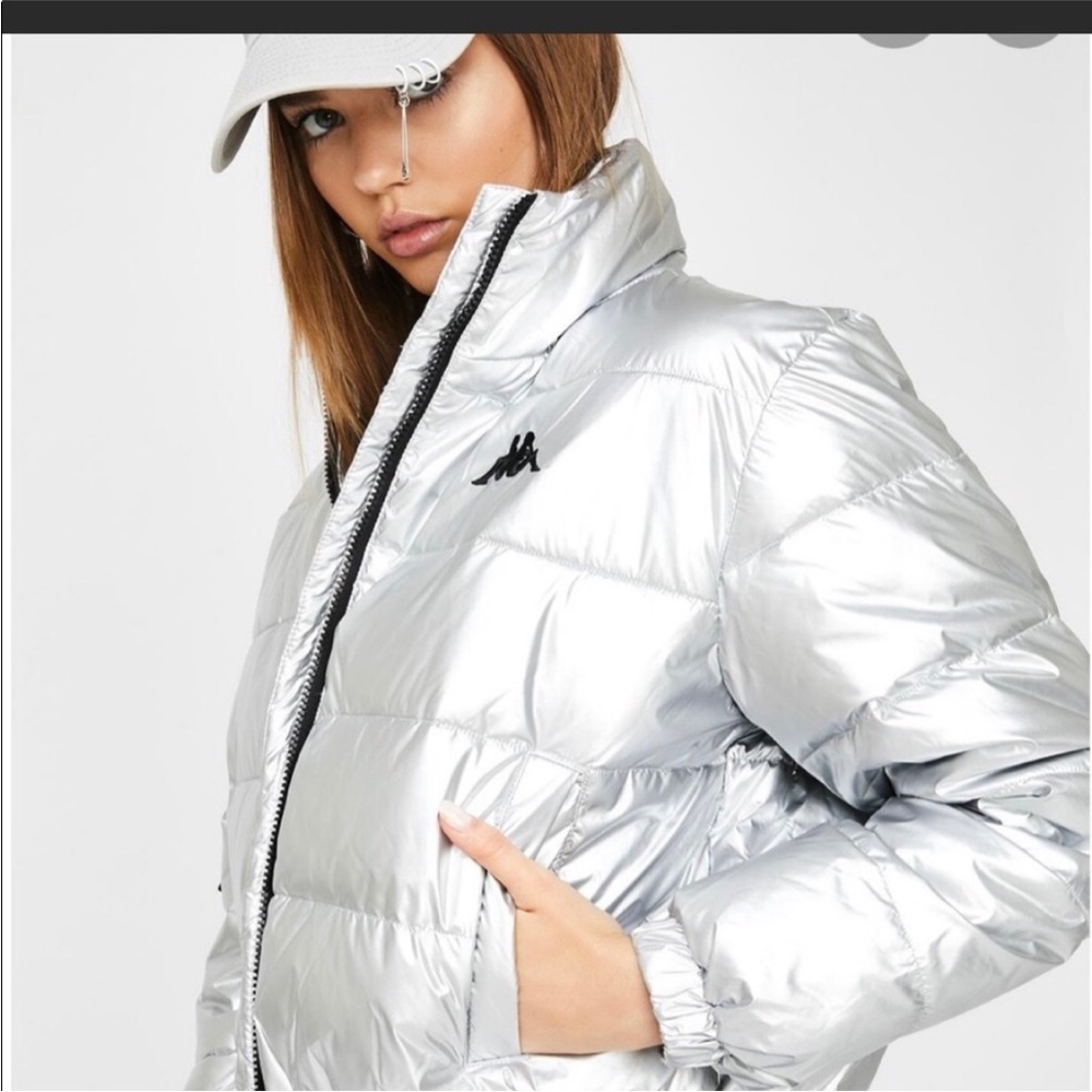 ☁️ NWOT! KAPPA metallic silver cropped puffer jacket ☁️